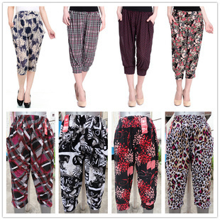 批發(fā)采購(gòu)中老年女裝-夏季服裝批發(fā)中老年冰絲七分燈籠褲外貿(mào)庫(kù)存廠家直銷地?cái)傏s集貨源.